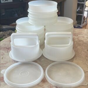 EUC Vintage 17 Piece Tupperware Hamburger Storage Container Set W/2 Lids & Press